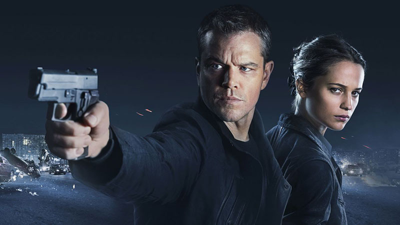 Matt Damon dan Alicia Vikander dalam salah satu seri film Jason Bourne. (IMDB)